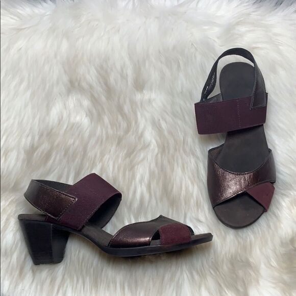 Munro Darling Wine Wide Width Heeled Sandals Sz 7W - Picture 2 of 7